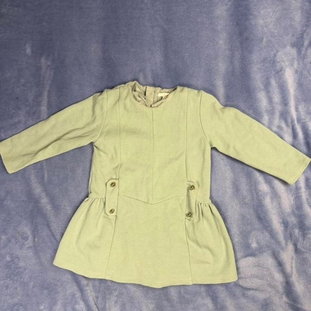 Chloé green babydoll dress with button details. Girls Size: 2‎ years
